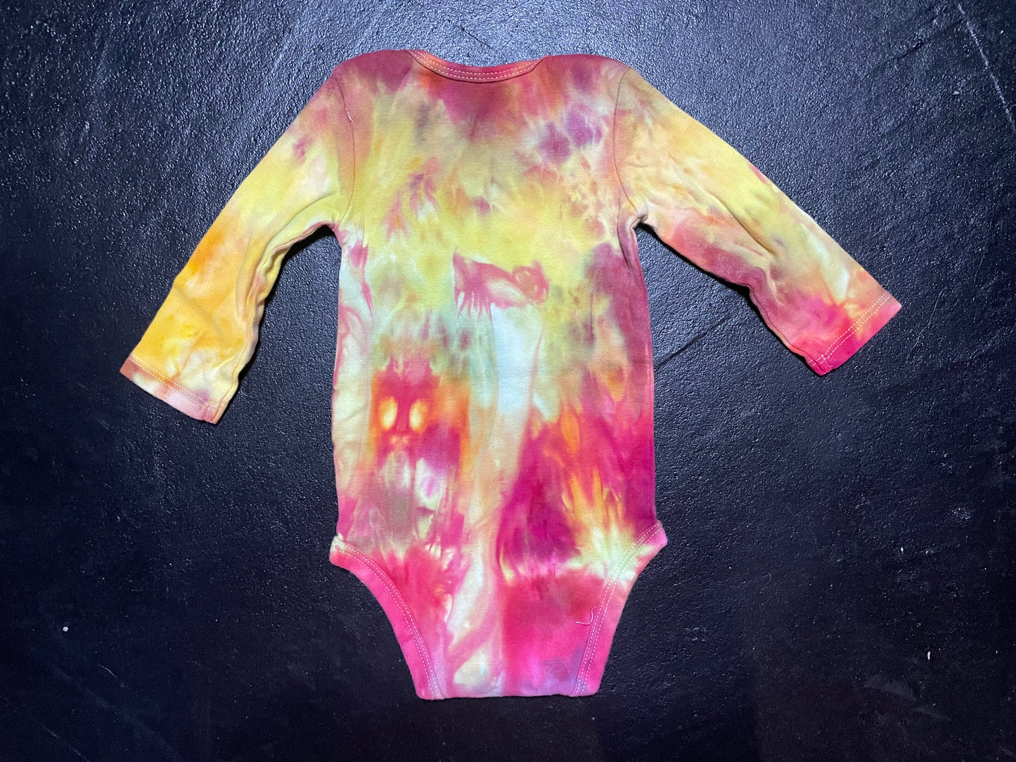 Infant 6M Long Sleeve Onesie