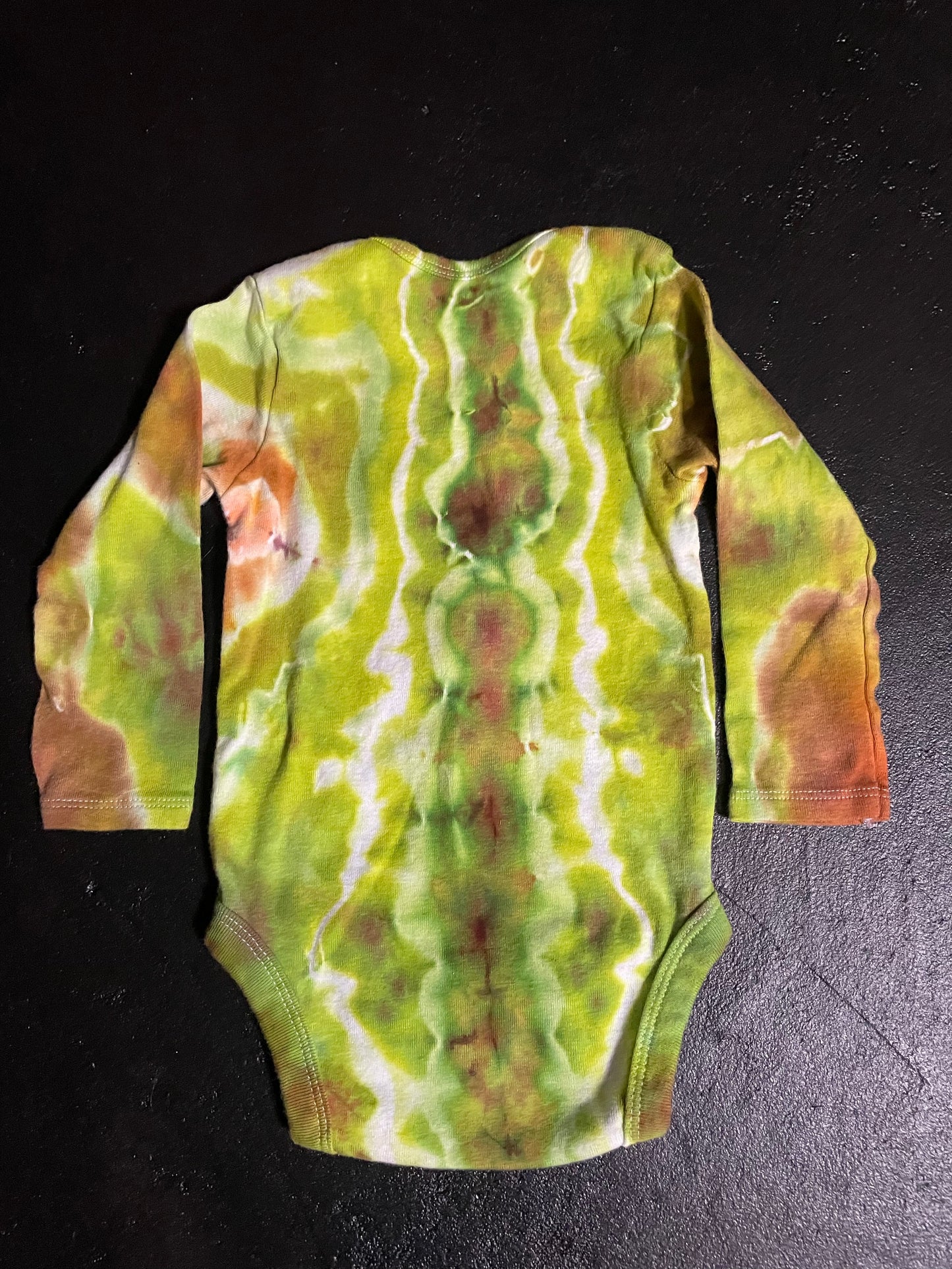 Infant 18M Long Sleeve Onesie