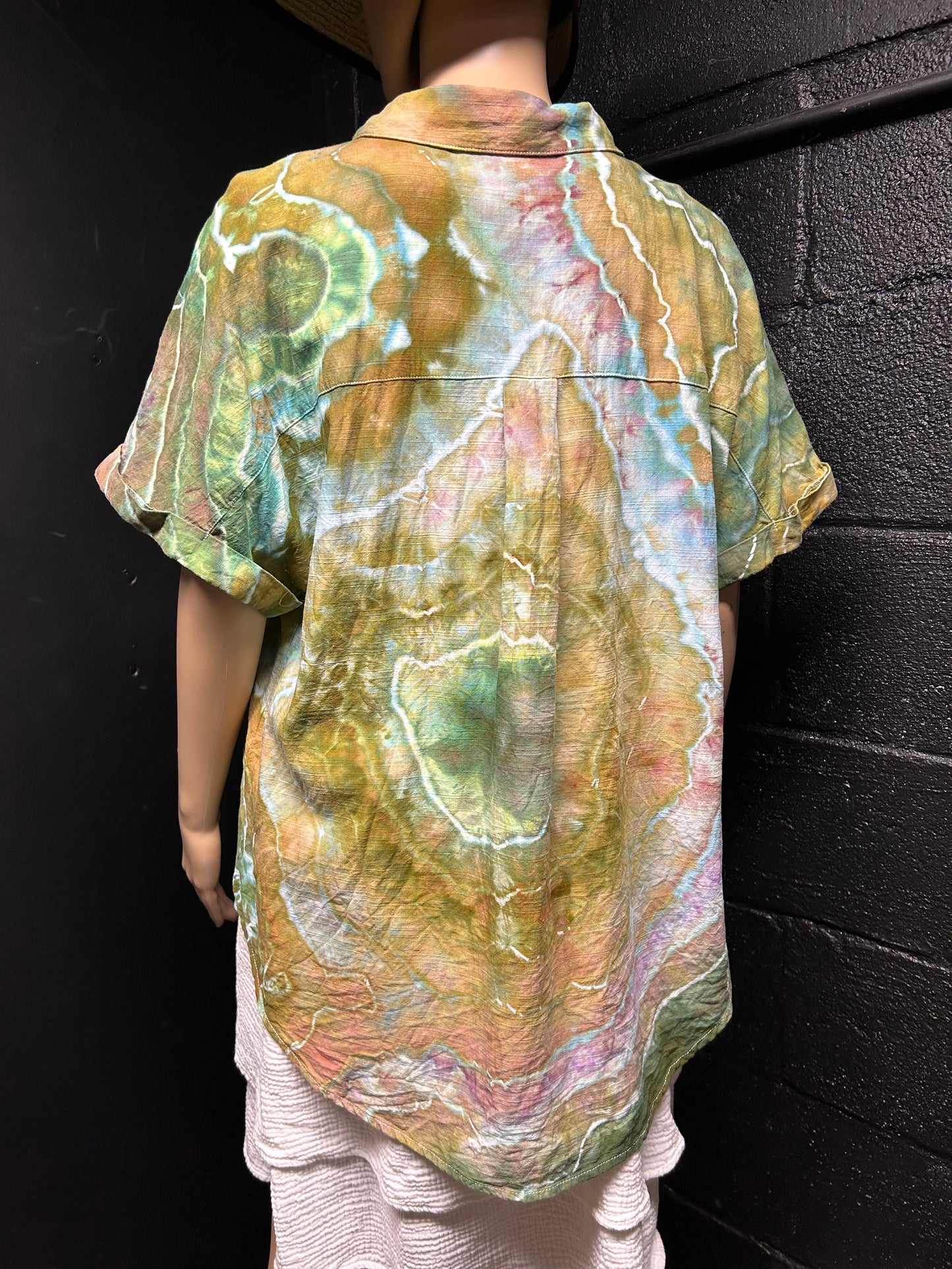 Adult XL Short Sleeve Button up Shirt